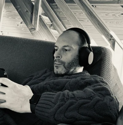 João S Sousa - Consultor Espiritual especializado em astrologia, tarot e runas